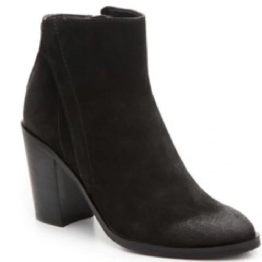 Dolce Vita Stunna Bootie in Black Suede size 8.5